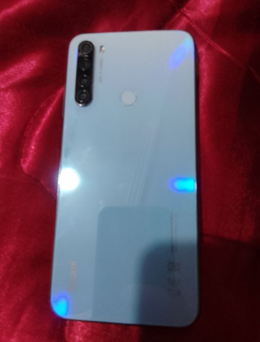 Redmi  телефон сатылады