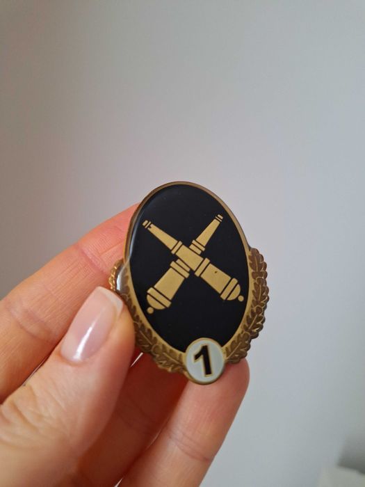 Insigna specialist clasa I Artilerie