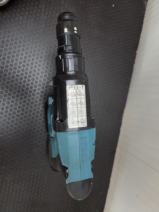 Rotopercutor Makita DHR243 corp si acumulator 5 amperi
