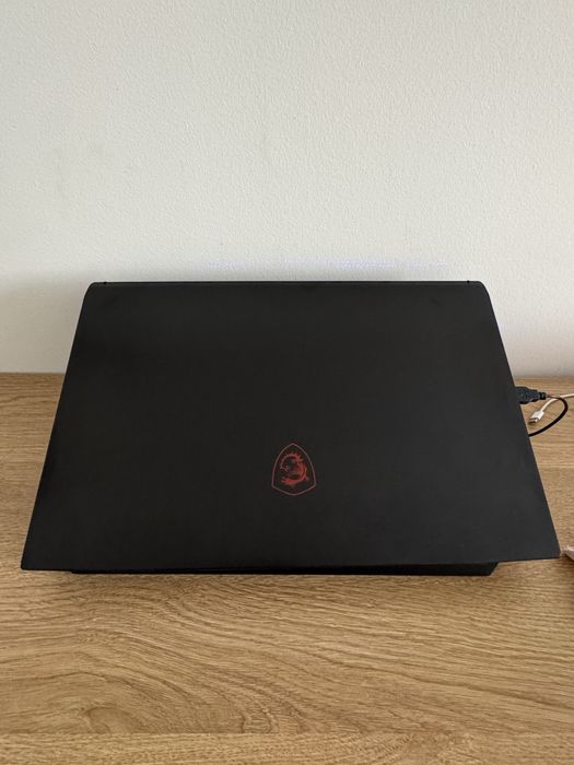 Vând laptop MSI GF75 THIN 10UE.