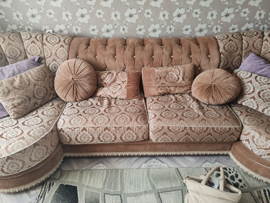 Продам диван 65000