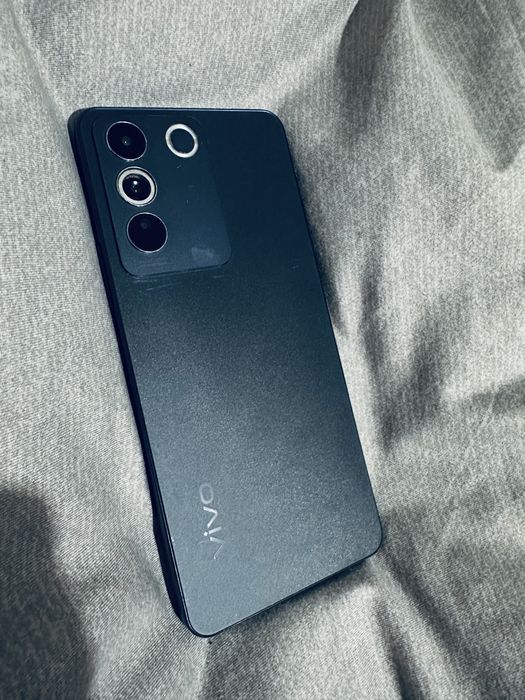 Продам Vivo V27e бу