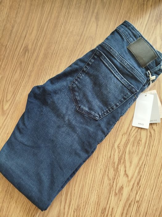 НОВИ Оригинални дънки Mango - slim fit