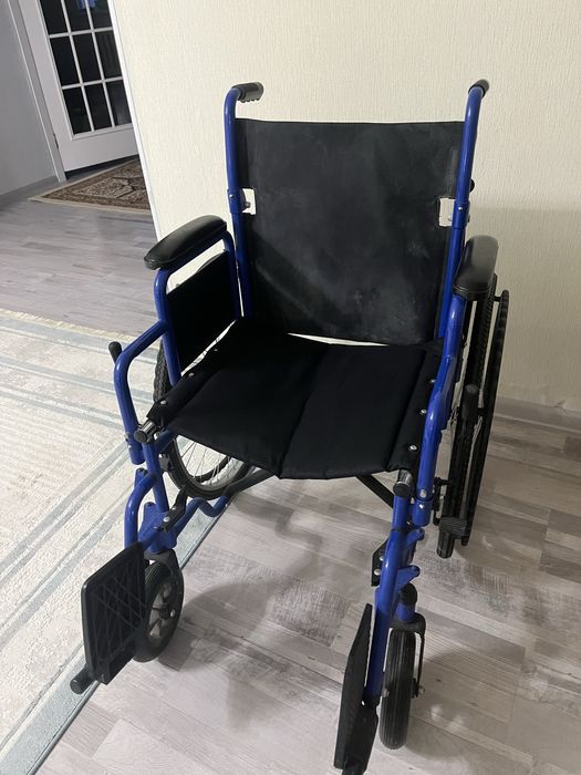 Продам инвалидную коляску бу
