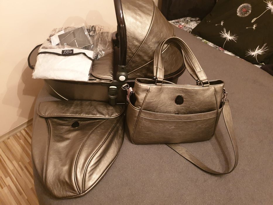 Бебешка количка EGG