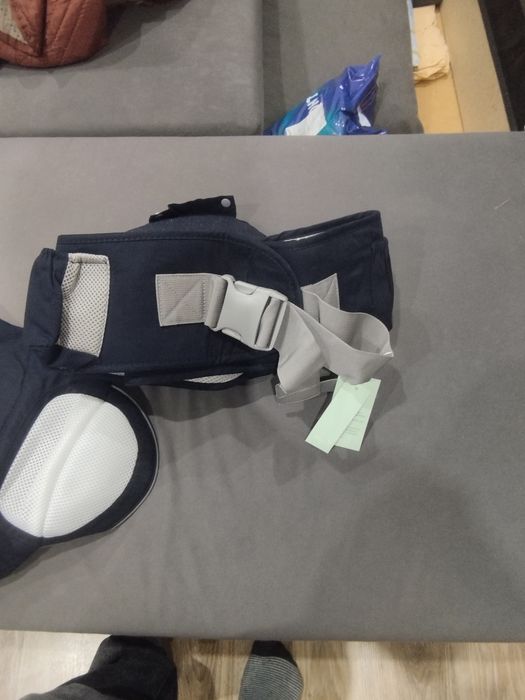 Здравейте, продавам чисто ново кенгуру от 0 до 36 месеца.