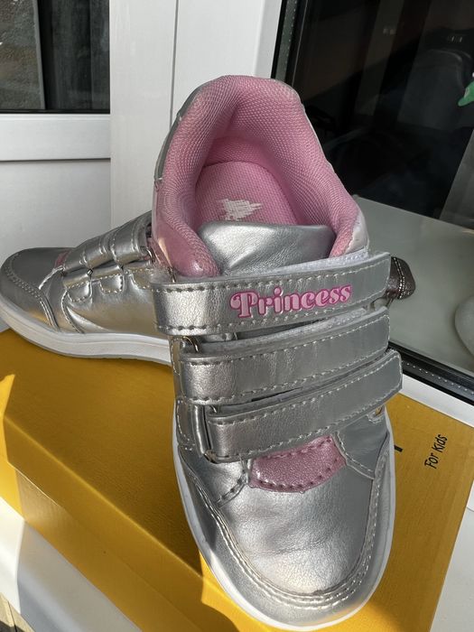 Ботиночки полусапожки ,кроссовки  для девочки