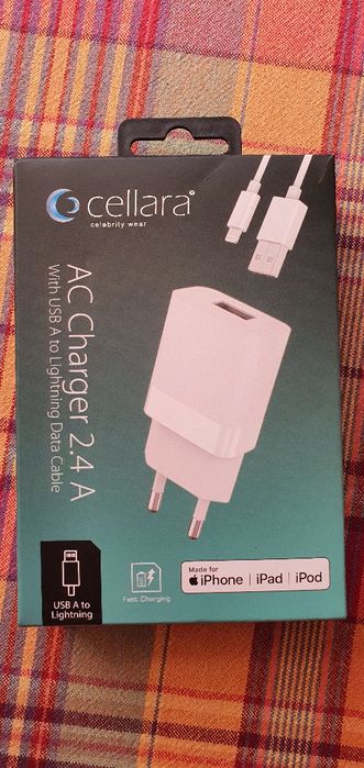Cellara încărcător telefon nou