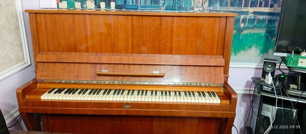 Продаю пианино Белорусь