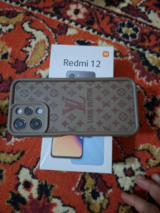 Redmi 12 toza telefon qirilgan joyi vapshi yoq karopka dakument