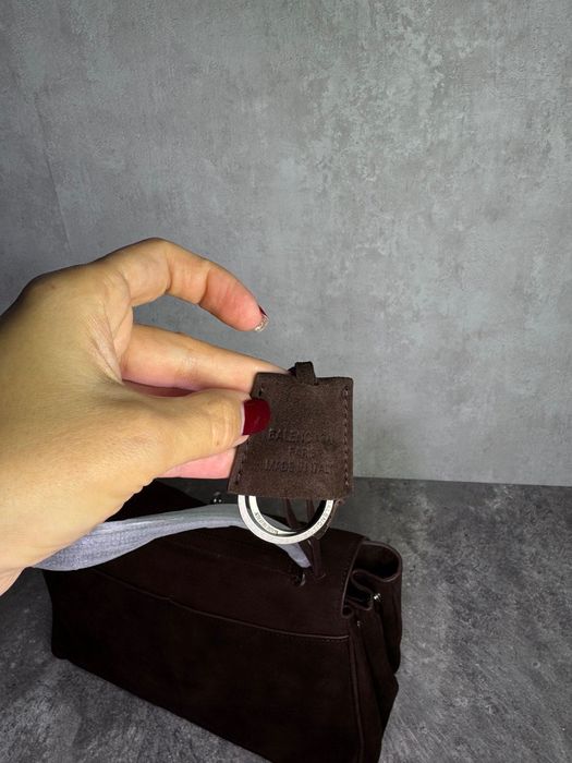 Нова чанта велур balenciaga