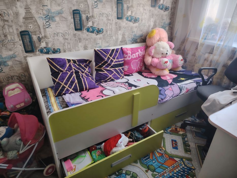 Кровать детская крепкая