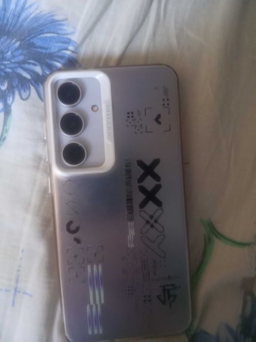Продам Samsung s24fe