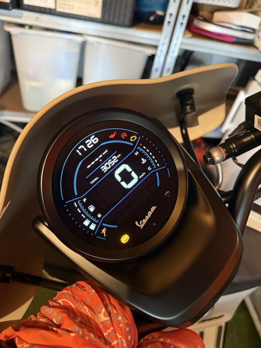Vespa 300 GTV  2025