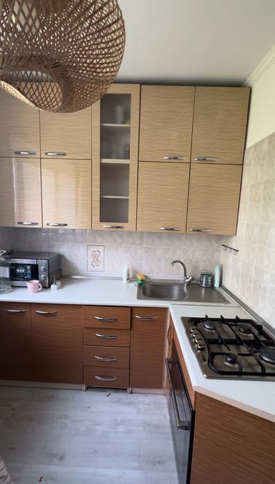 Кухонный гарнитур с мойкой