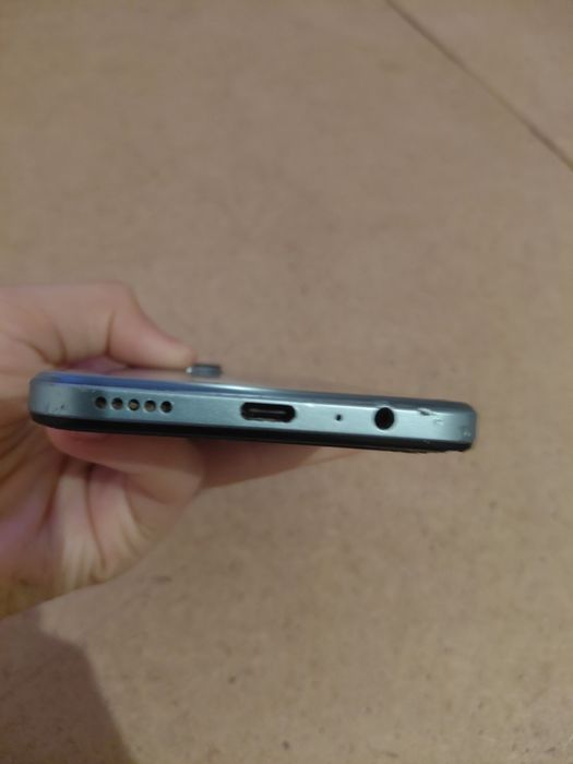 Продам телефон Honor X7B