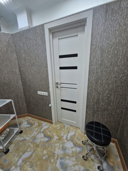 Продам межкомнатую дверь