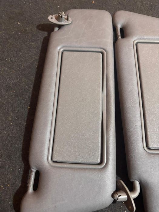 Козырек w124 мерседес