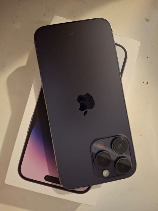 Срочно продам Айфон 14 про мах