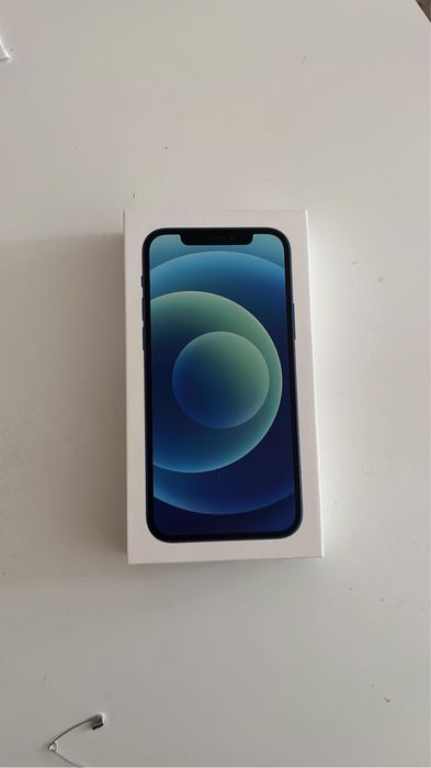 айфон 12 с гарантией