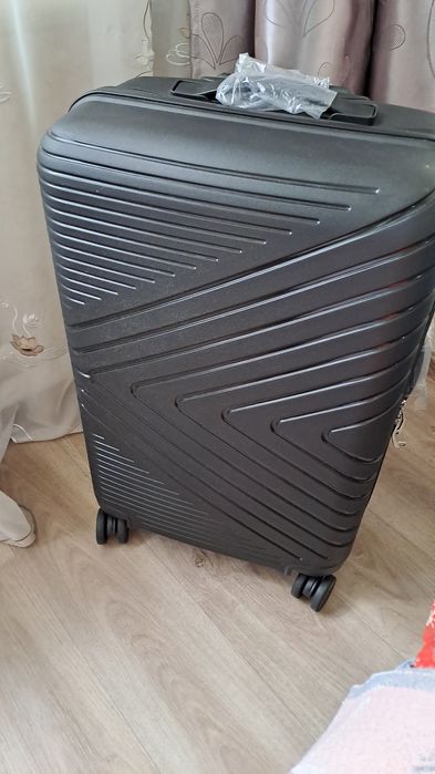 Чемодан новый...