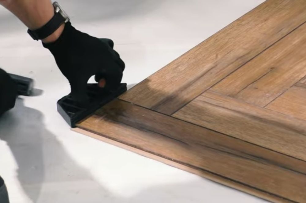 Полга Ламинат килиш хизматлари