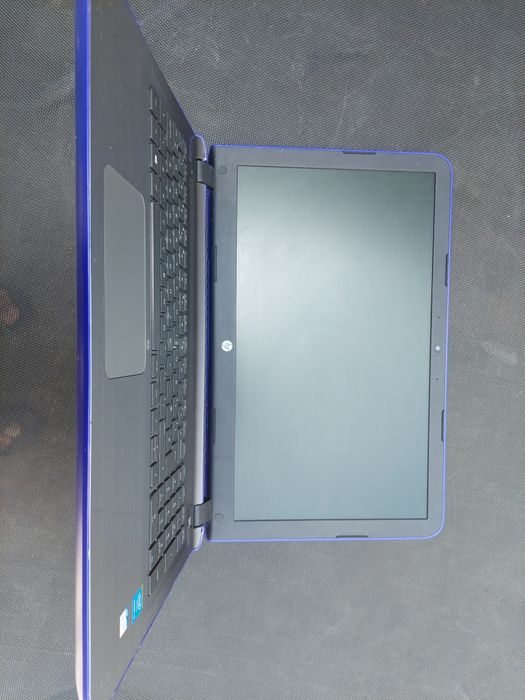Laptop HP Pavilion i3 / 2.5 ghz