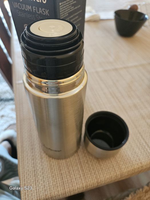 Термос нов неизползван