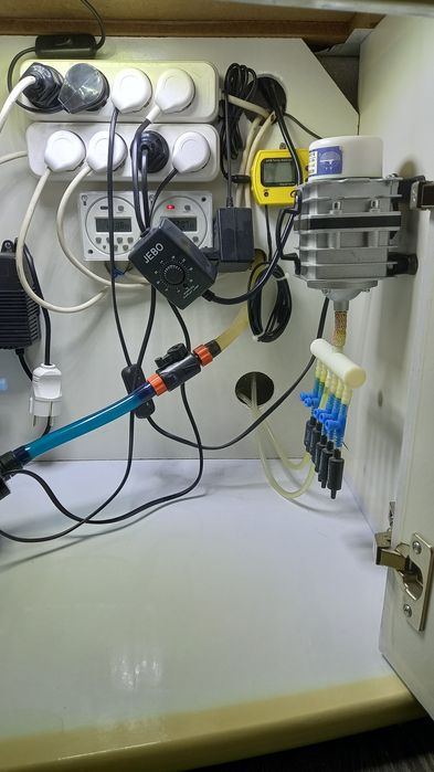 Продам аквариум заводской