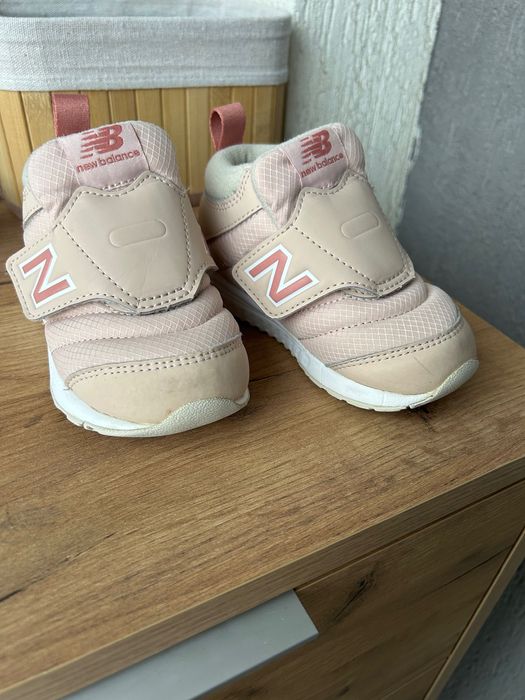 Детски боти New Balance