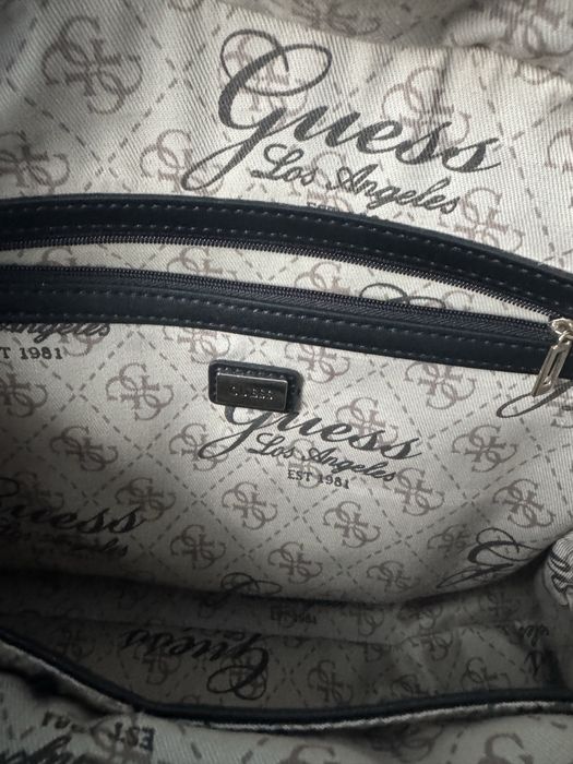 Guess стилна дамска чанта