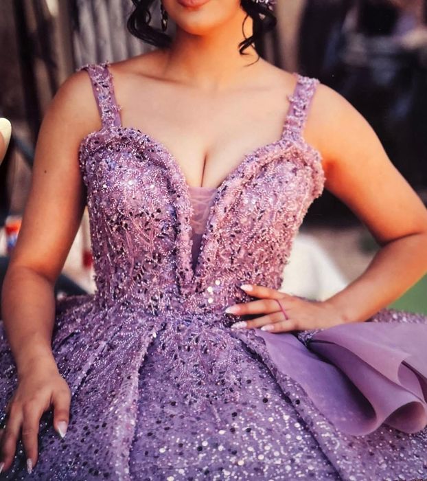 Продава се облечена само веднъж