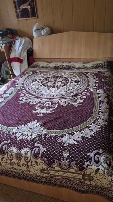Продам  кровать б/у . С ящиком для  для вещей