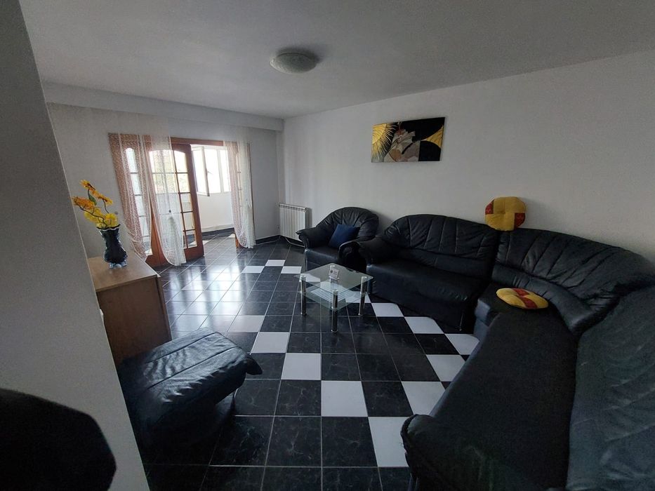 Închiriez apartament 3 camere