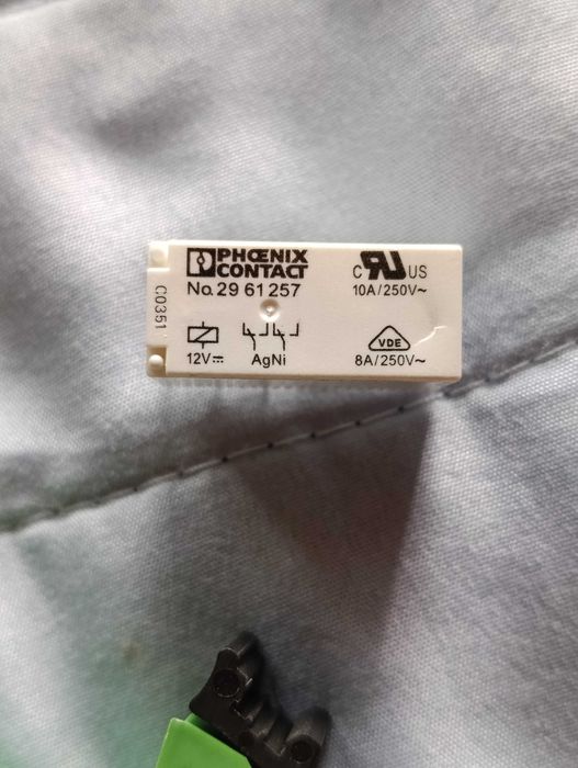 Релета с бобина на 12V