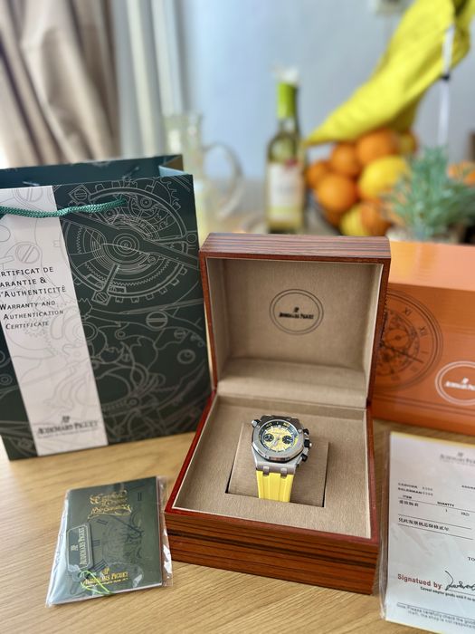 Audemars Piguet Royal Oak Offshore Diver Yellow 42 mm