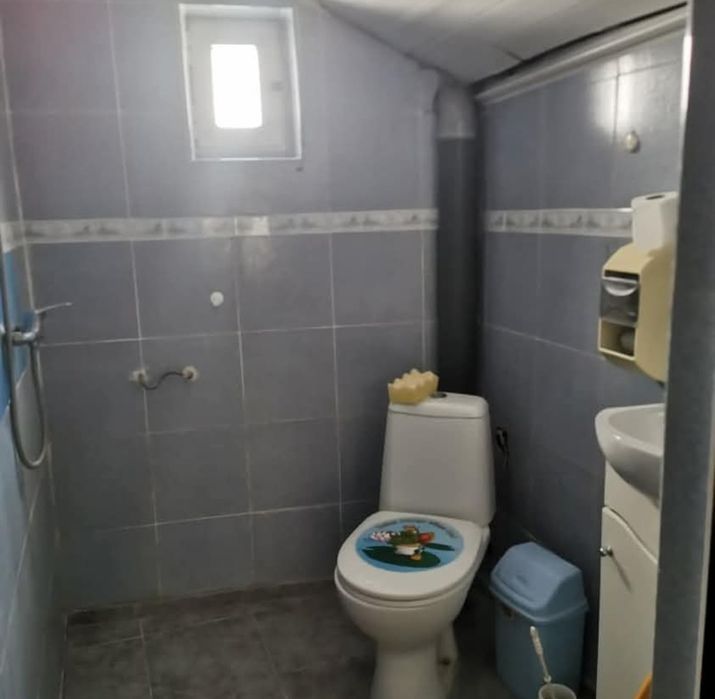 Етаж от къща и дворно място