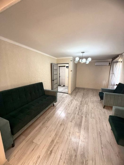 Кадешева бозор якинида квартира ижарага