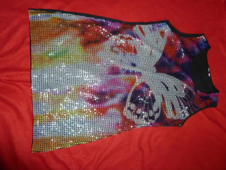 Л бляскава туника с пайети