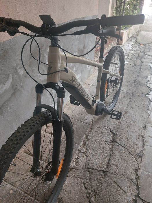 Vând bicicleta cu motor