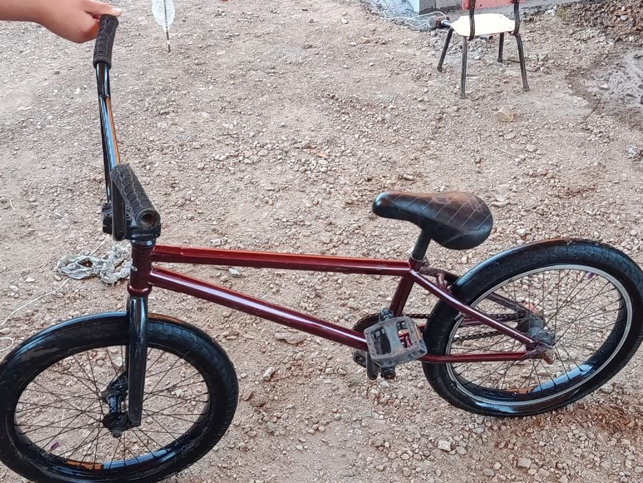 Велосипед BMX в хорошем состоянии