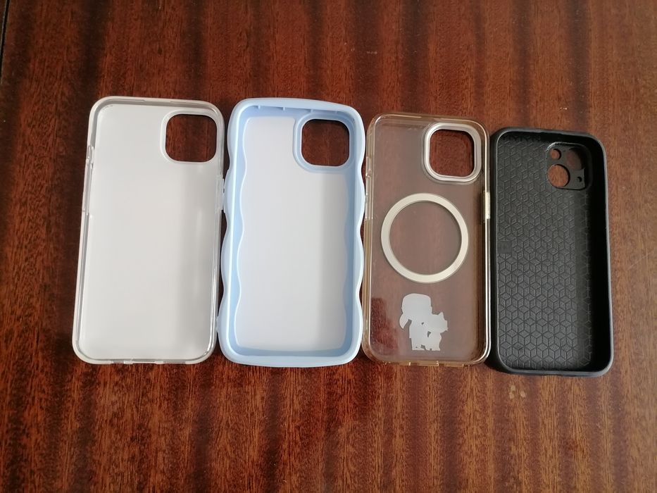 Четири гръбчета за Ipfone 13, всички за 20 лева