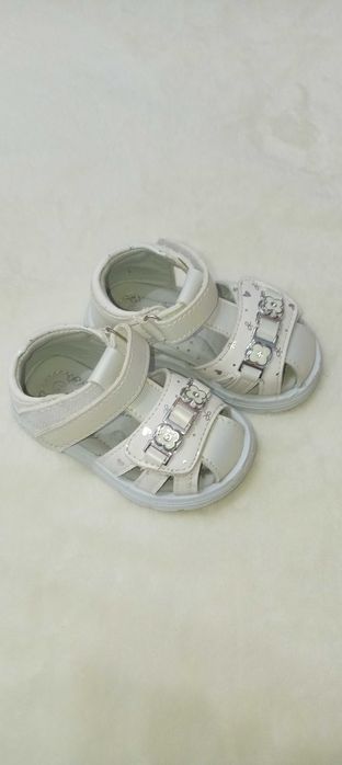 Продам детскую обувь (для девочки) б/у