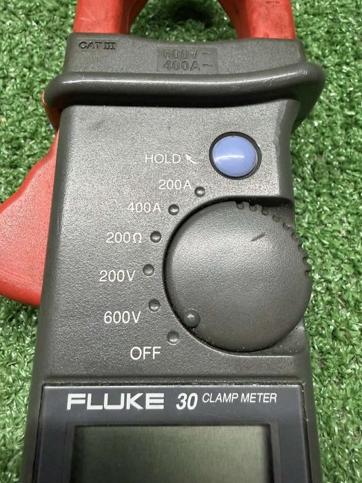 Ампер клещи на Fluke 30
