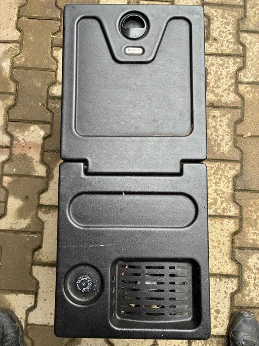 Vând frigider  mercedes MP4