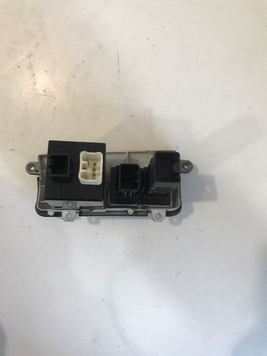Бутон за регулиране на фаровете ESP за KIA Ceed (2009) 93300-1H900