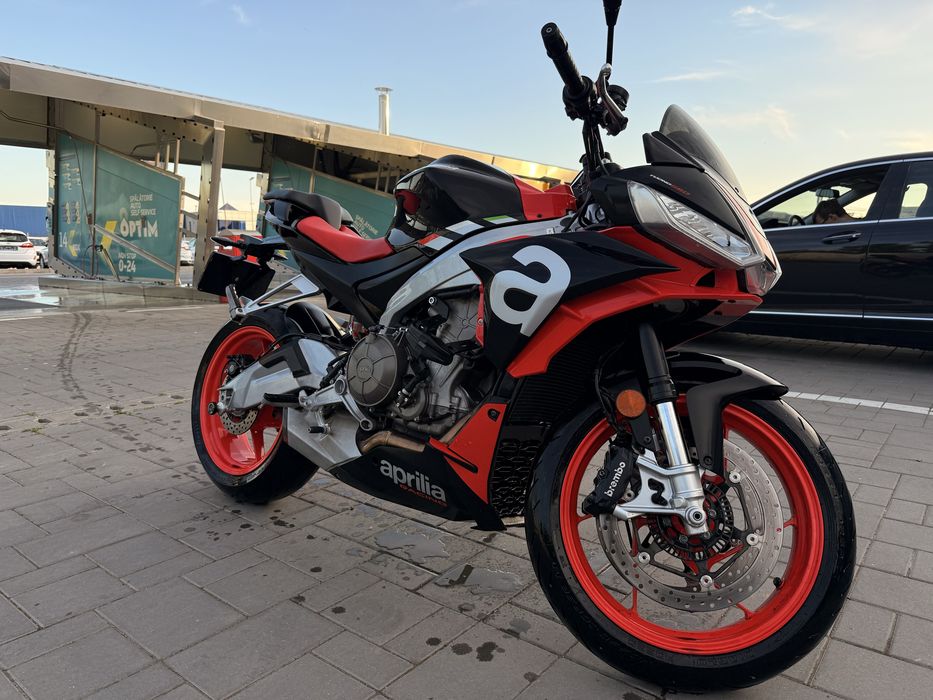 Aprilia Tuono 660