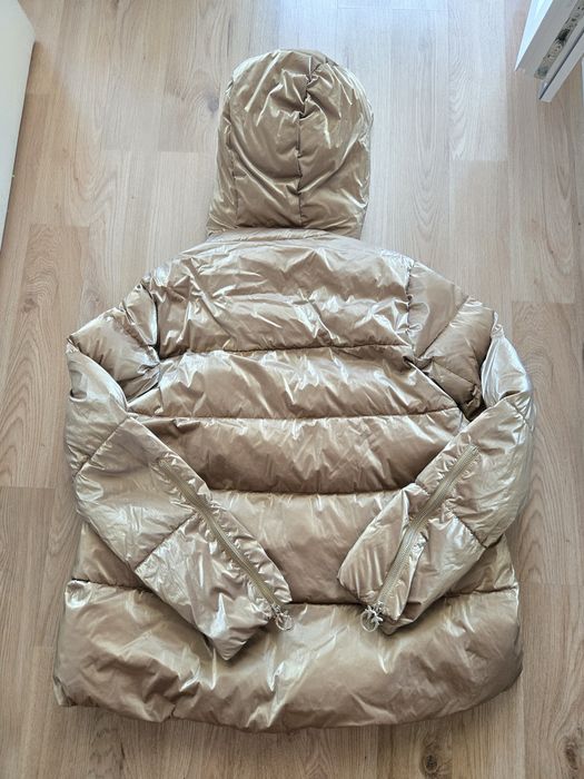 Pinko златисто  яке