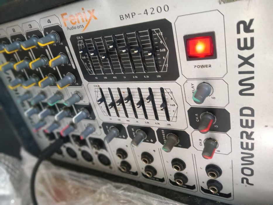 3 в 1 !!!  PowerMixer,  Усилвател + миксер + ефекти. Може с тонколони!