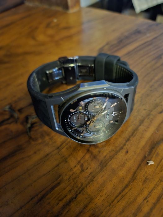 Bulova 98A161 – Curv,